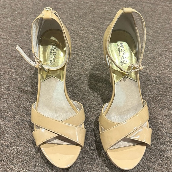 Michael Kors open toe sandal cross open toe wooden tan heels ankle strap 7.5 - Picture 1 of 7
